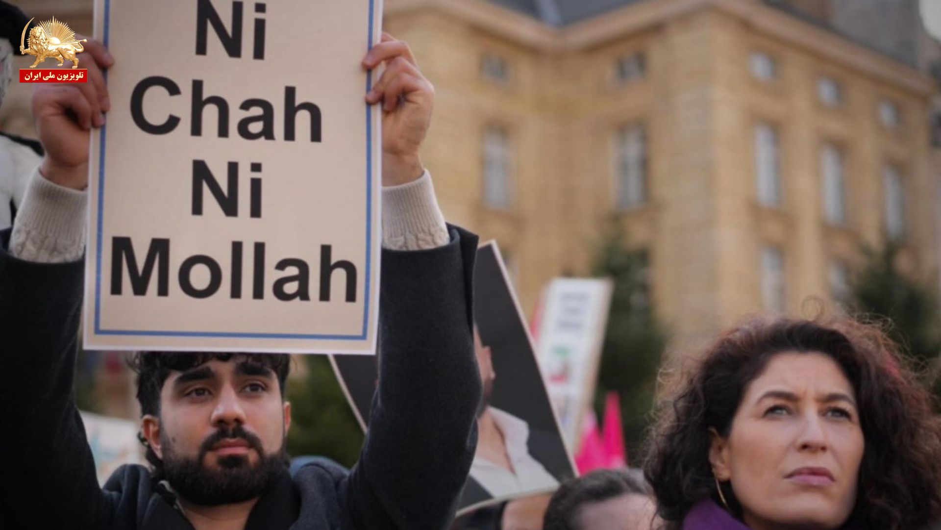 افشاگری رویترز: تلاش بچه شاه برای سرقت رهبری انقلاب
